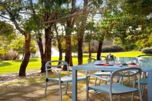 Lake Lodge 7, Daylesford