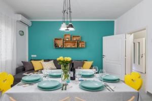 Lovely house with garden near city centre, Pula