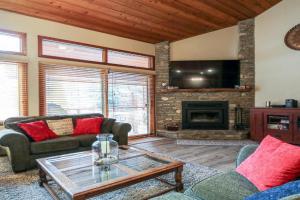 Woodlands #33 Condo Apartments, Mammoth Lakes