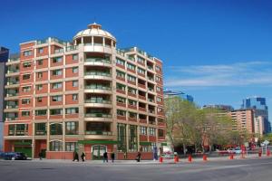 ELEMENT ON FIRST by Manna Apartments, Calgary
