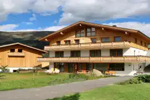 Arvenhof Apartments, Fiss