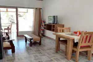 Comfortable apartment in 56 m² with sea view, Baie Sainte Anne