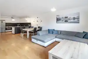 Apartmán Benedikt - soukromá zahrádka, Vrchlabi