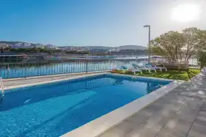 Four-Bedroom Holiday Home In Sibenik, Zablace