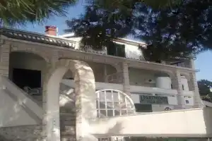 VILLA ANA ZIVOGOSCE-Apartment4, Drasnice