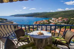 App for 4 persons, beautiful sea view, 15 Apartments, Rabac
