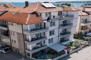 Kshcha za gosti Slncheviyat gl - The sunny corner Guest house, Sozopol