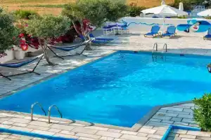 Dedalos Studios Naxos, Naxos Chora