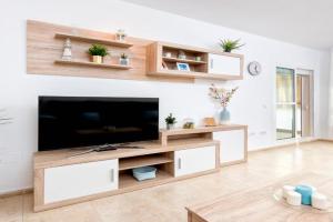 WintowinRentals Best Location, Beach, Pool & Parking Apartments, Rincon de la Victoria