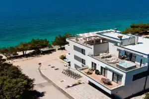 Villa Natura luxury apartments, Mandre