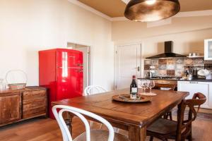 Affordable suite with a view - Heart of, 2 baths, 3 SmartTV Apartments, Lucca