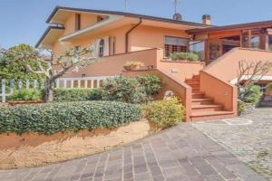 Maison Des Fleurs Guest house, Massarosa