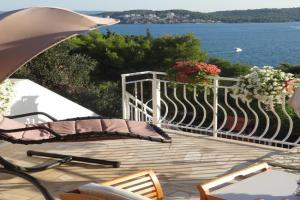 Trogir Yellow House, Trogir
