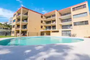 Golden Shores U7 21 Landsborough Parade Apartments, Caloundra
