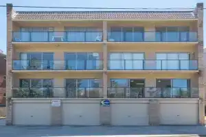 Moondara Unit 2 21 Esplanade Apartments, Caloundra