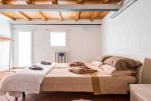 whouse suite apartment mirasole, Bologna