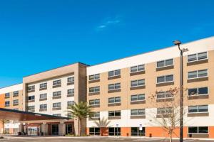Holiday Inn Express & Suites - Town Center by IHG, Jacksonville