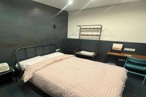 Practical room: Barcelona-Fira-Airport, Cornella de Llobregat