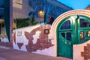 Green Door Lofts -Magnolia Loft, Silos/Downtown Apartments, Waco