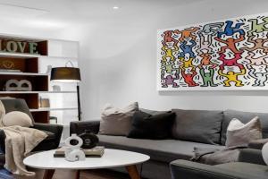 LiV MTL Soho Apart-hotel, Laval