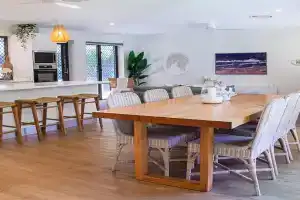 Endless Summer Beach Retreat-pet friendly, walk to shops Guest house, Noosa Heads