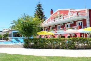 Crystal Apartments, Kavos