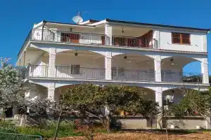 Apartments with parking space Seget Vranjica, Trogir - 14212, Poljica