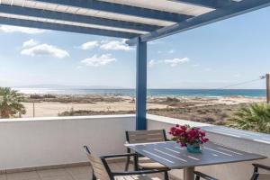 Crystal Naxos 1 Studios at, Mikri Vigla