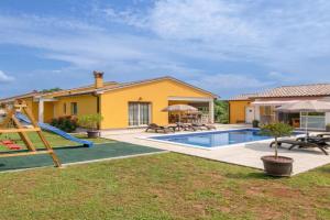 3 Bedroom Stunning Home In, Labin