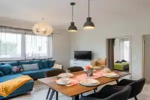Fox apartman A11, Zamardi