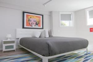 Stylish Studio in-5min train to Boston.. #2, Brookline