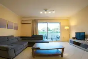 Pine Breeze Apartment, Xylokastro