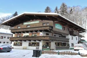 Apartment in near Ski Slopes, Saalbach