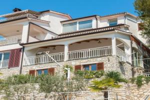 Luxury 1 Bedroom Apartment in, Rabac