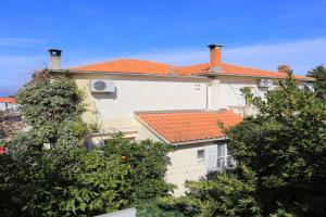 Apartments with parking space, Brac - 16656, Supetar