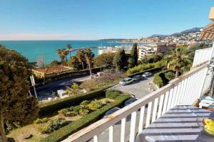 2P en dernier étage avec clim et parking privé à - FR-1-196-159 Apartments, Menton
