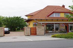 Aranyhal Apartman, Heviz