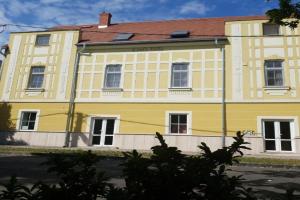 Gyula Villa, Heviz