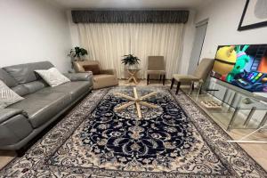 ADELAIDE CBD APARTMENT - 3BR, 2BATH & CARPARK, Adelaide