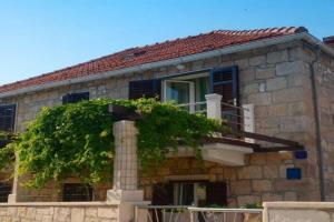 Apartment Zoran, Postira