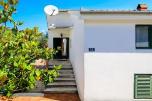 Apartments with parking space, Peljesac - 16825, Trpanj