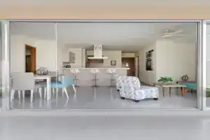 Large apartment with pool and terrace!, Cancun