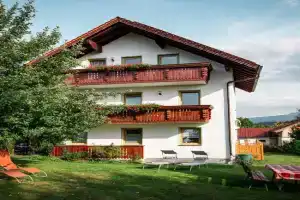 Ferienwohnungen Schmid Apartments, Lam