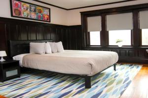 A Stylish Stay w/ a Queen Bed, Heated Floors.. #17 Guest house, Brookline