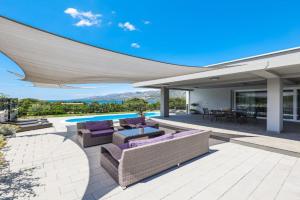 Villa Immortelle with pool and sea view, Rovanjska
