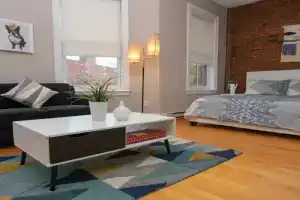 Charming Studio in Brownstone, C.Ave#5, Brookline