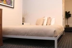 Charming & Stylish Studio on Beacon Hill #3, Boston
