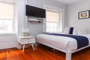 Charming & Stylish Studio on Beacon Hill #12, Boston