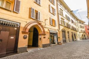 Lupari Apartment, Palazzo storico sotto le Due Torri, Bologna