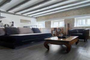 Wood Stone and Wine Apartments, Beaune